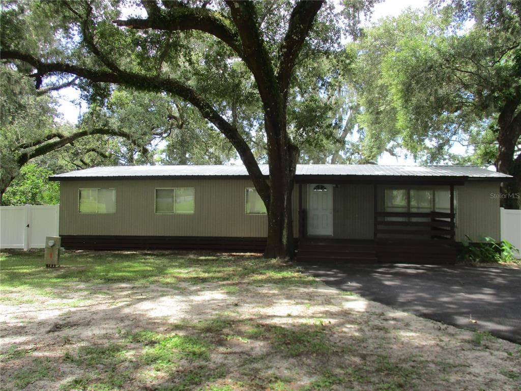 10622 SKEWLEE GARDENS DRIVE THONOTOSASSA, FL 33592