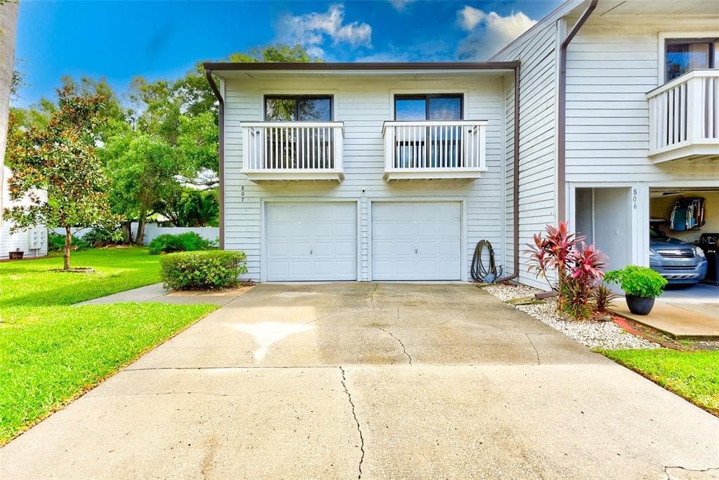 6462 92ND PLACE N UNIT 807 PINELLAS PARK, FL 33782
