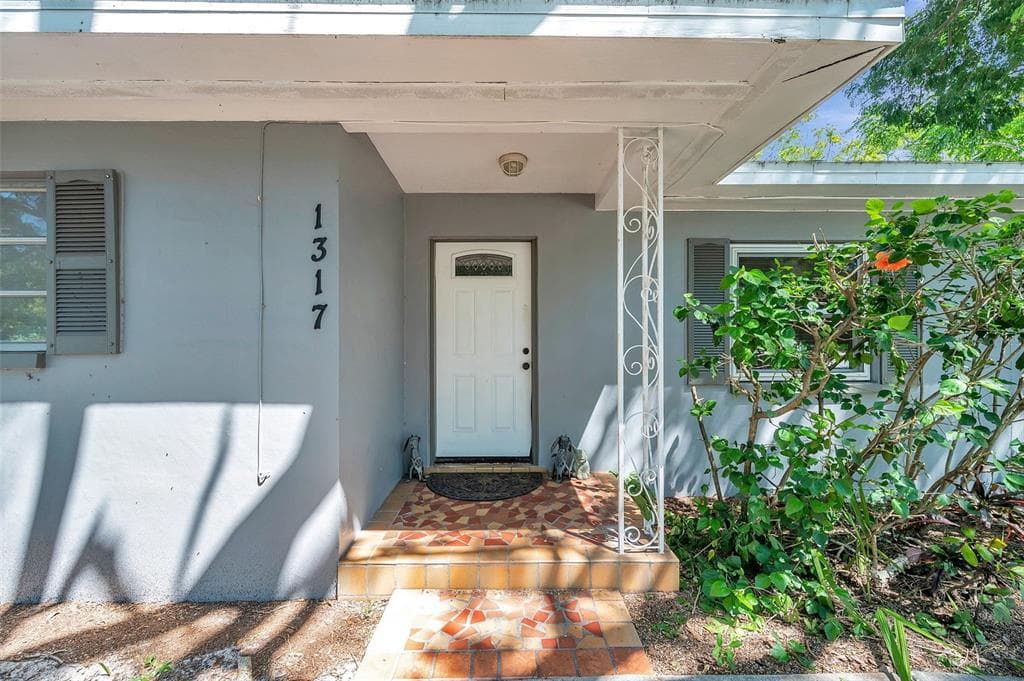 1317 S BETTY LANE
