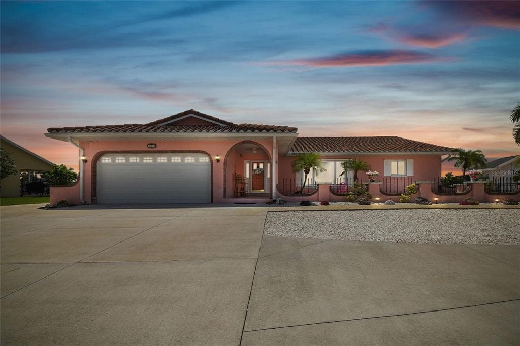 918 EAGLE LANE