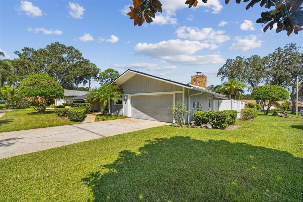 13481 RUSTIC PINES BOULEVARD S SEMINOLE, FL 33776