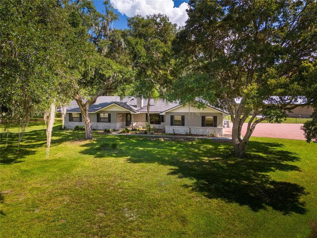 1515 COUNTRY OAKS LANE LAKELAND, FL 33810