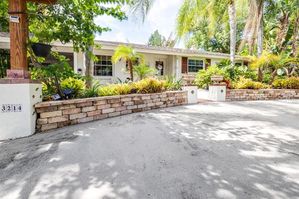 3214 W OBISPO ST