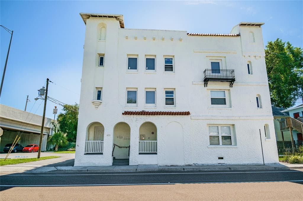 409 8TH STREET N UNIT 5 ST PETERSBURG, FL 33701