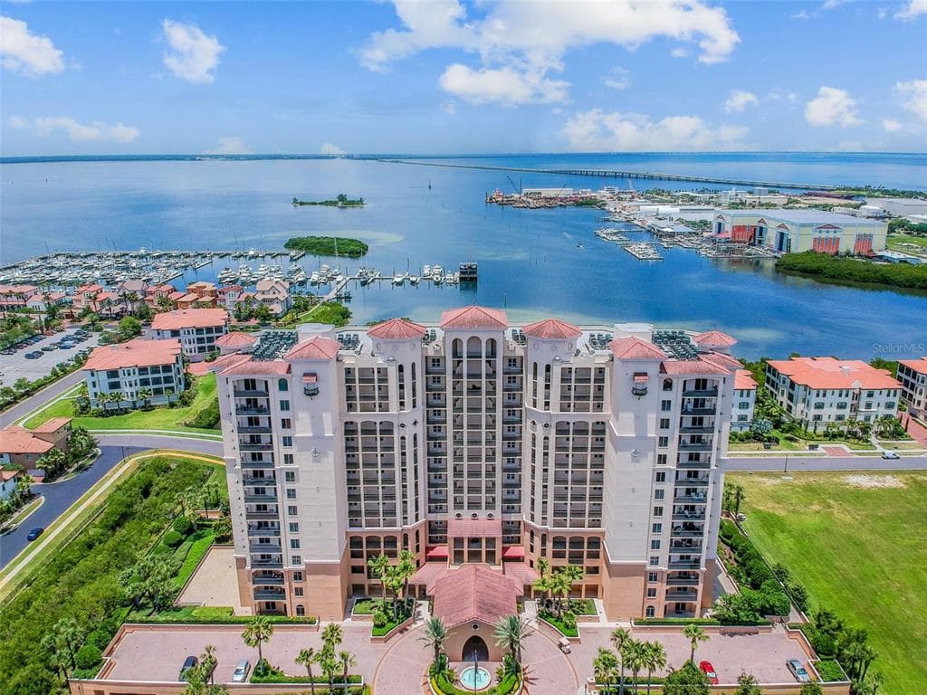 5823 BOWEN DANIEL DRIVE UNIT 802 TAMPA, FL 33616