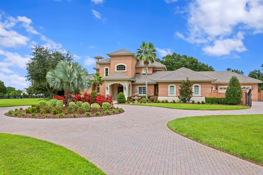 10604 BROADLAND PASS THONOTOSASSA, FL 33592