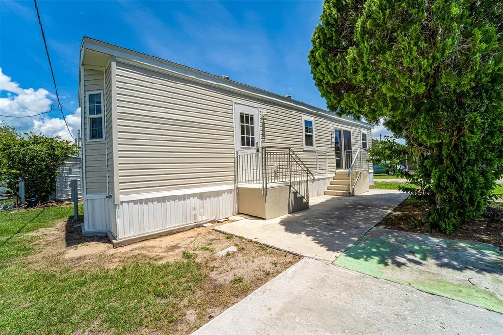 6991 FORT KING ROAD UNIT 18 ZEPHYRHILLS, FL 33541