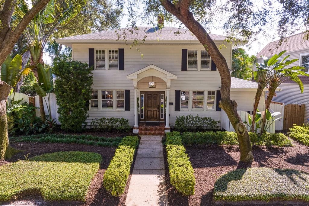 2365 WOODLAWN CIRCLE E ST PETERSBURG, FL 33704