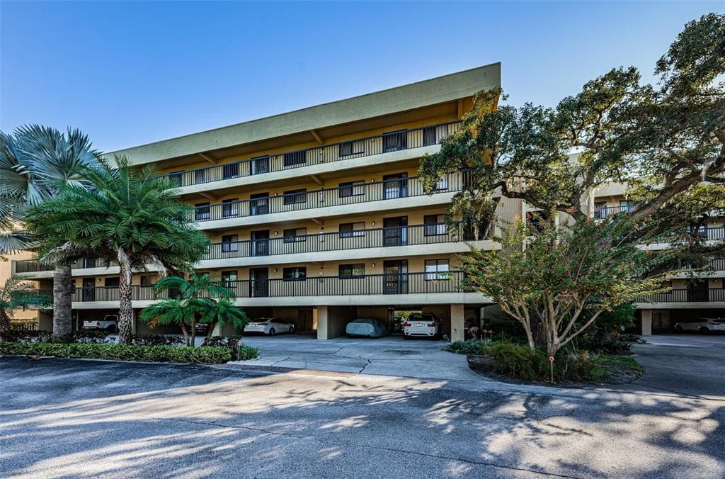 1932 GOLFVIEW DRIVE UNIT 1932 TARPON SPRINGS, FL 34689