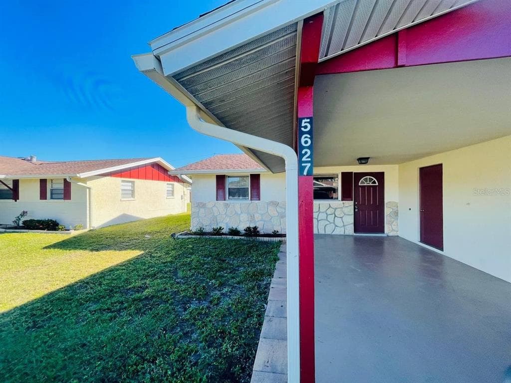 5627 / 5629 23RD STREET W BRADENTON, FL 34207