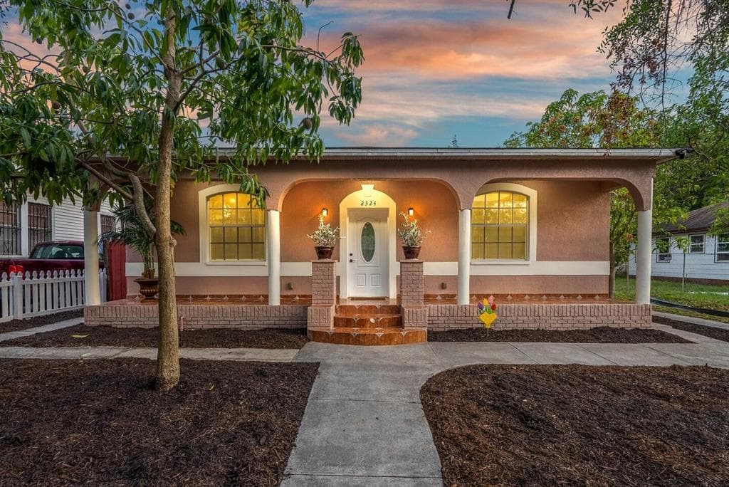 2324 W PALMETTO STREET TAMPA, FL 33607
