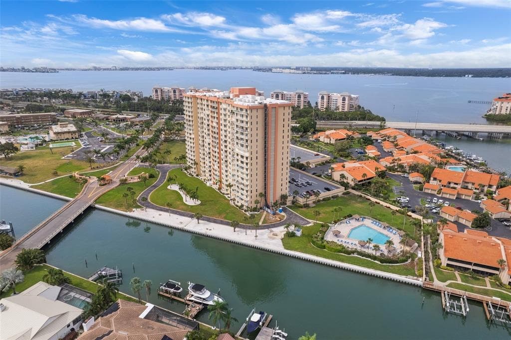 4900 BRITTANY DRIVE S UNIT 905 ST PETERSBURG, FL 33715