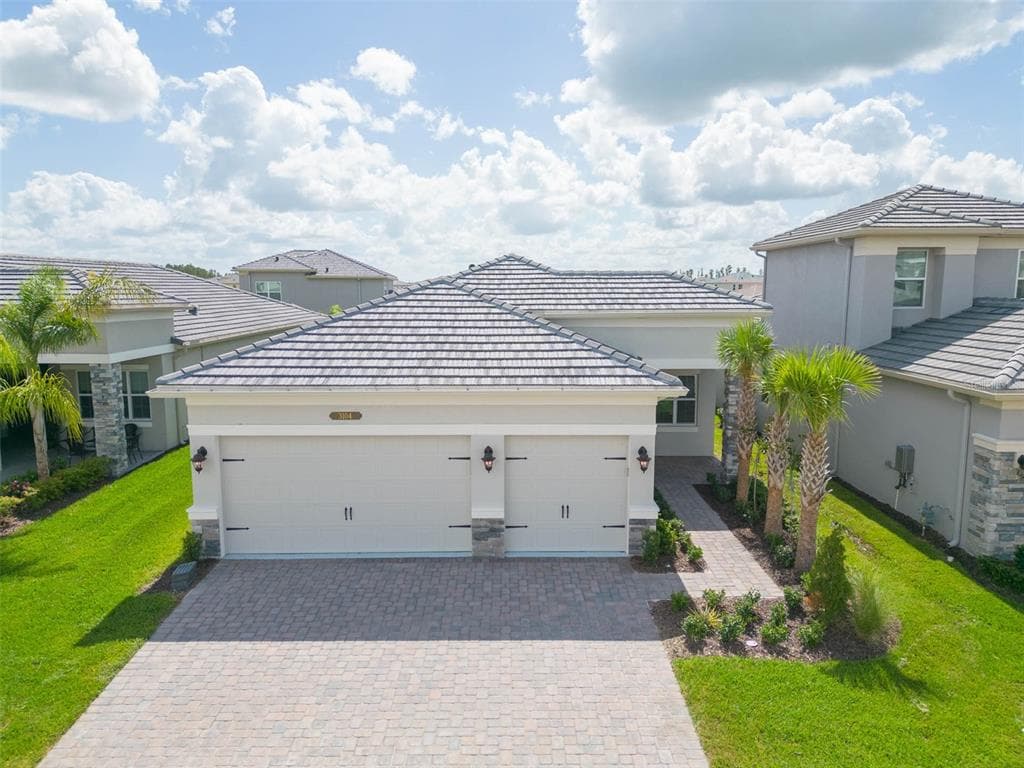 3104 GREAT BANYAN WAY