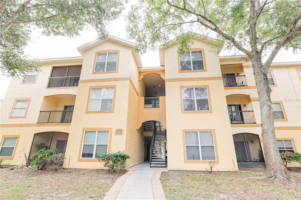5614 PINNACLE HEIGHTS CIRCLE UNIT 207