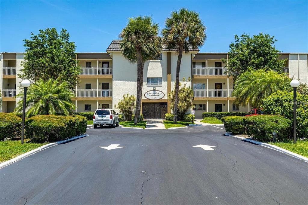 4595 CHANCELLOR STREET NE UNIT 340 ST PETERSBURG, FL 33703