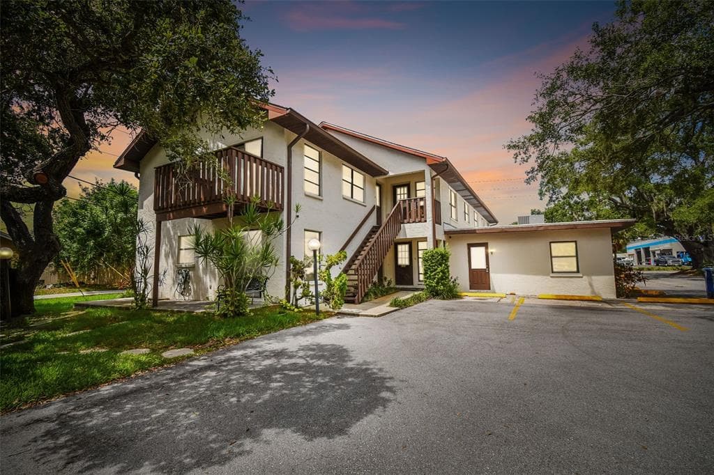 8423 SEMINOLE BOULEVARD UNIT 102 SEMINOLE, FL 33772