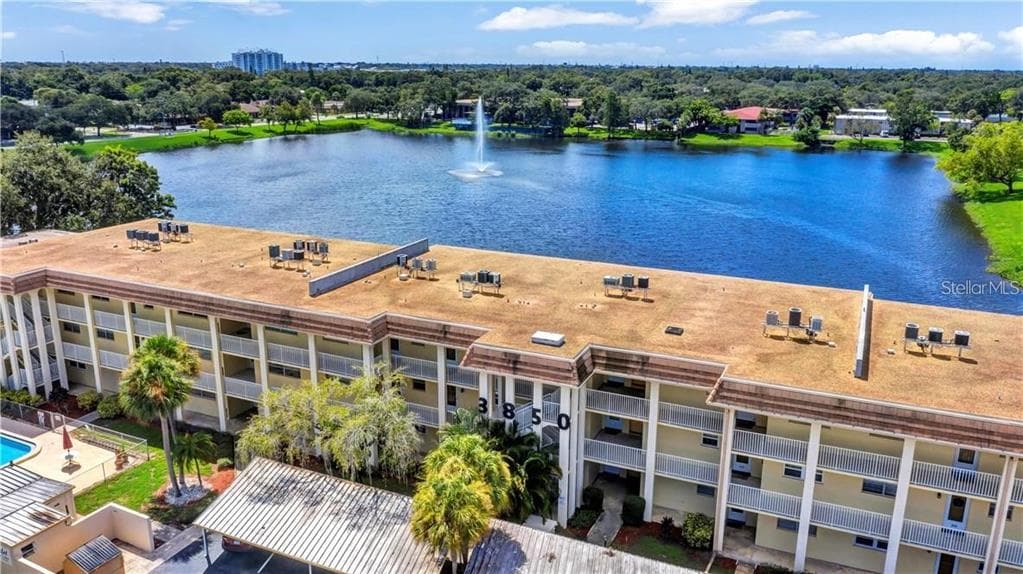 3850 13TH AVENUE N UNIT 317 ST PETERSBURG, FL 33713