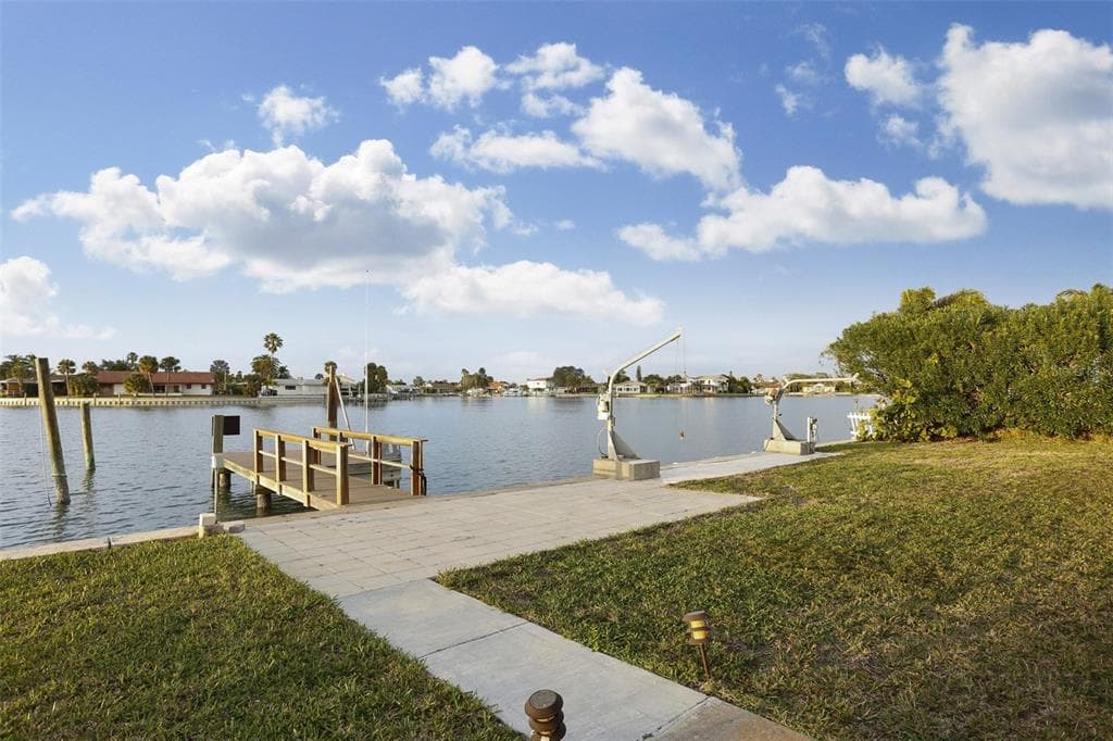 5940 BIKINI WAY N ST PETE BEACH, FL 33706