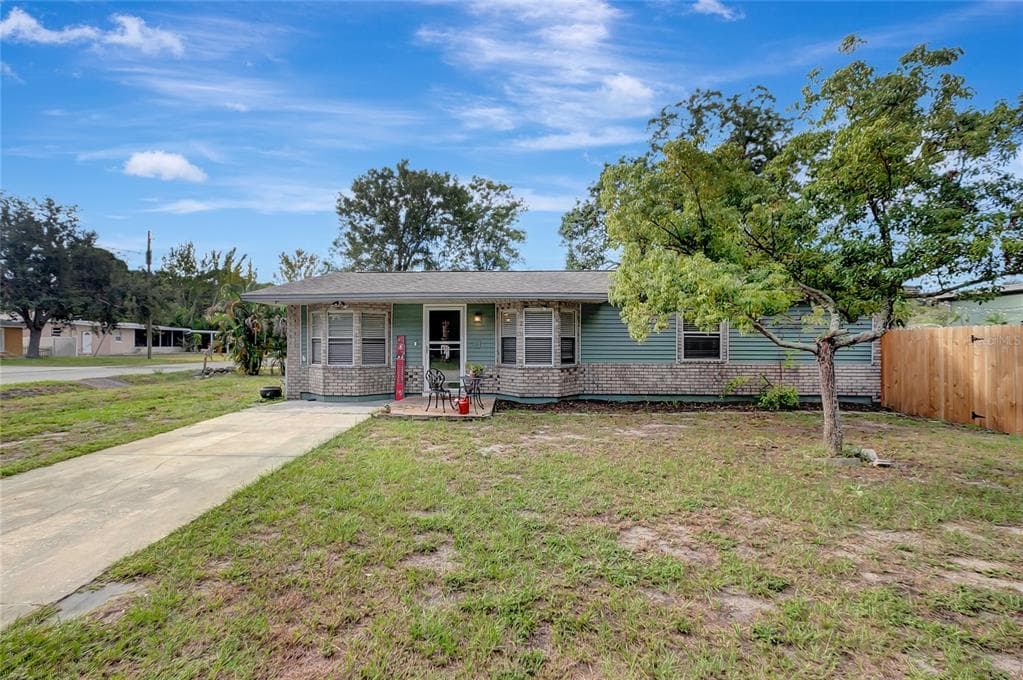 7800 44TH AVENUE N ST PETERSBURG, FL 33709