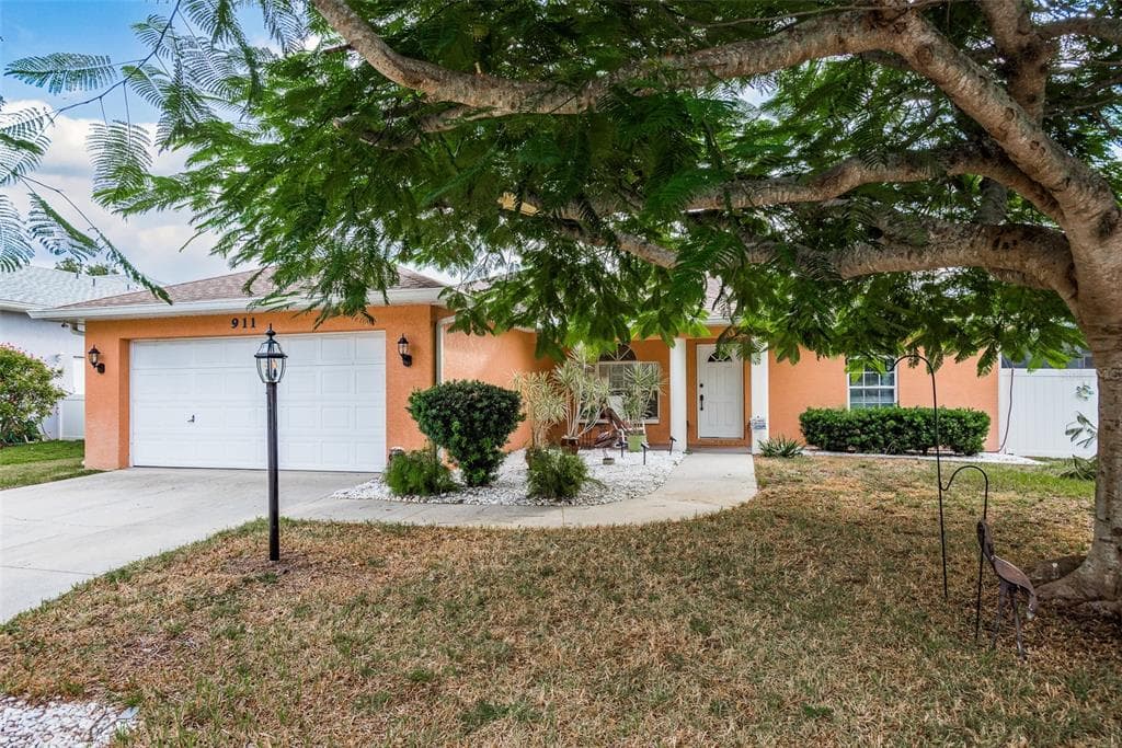 911 65TH STREET NW BRADENTON, FL 34209