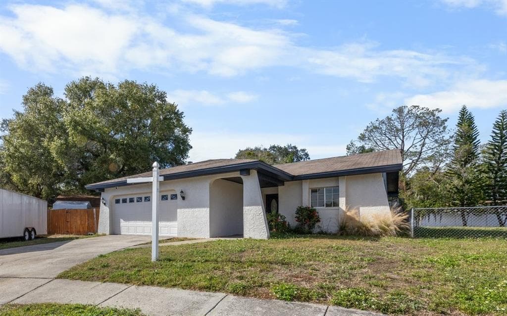 4806 WILLOW RUN PLACE TAMPA, FL 33624