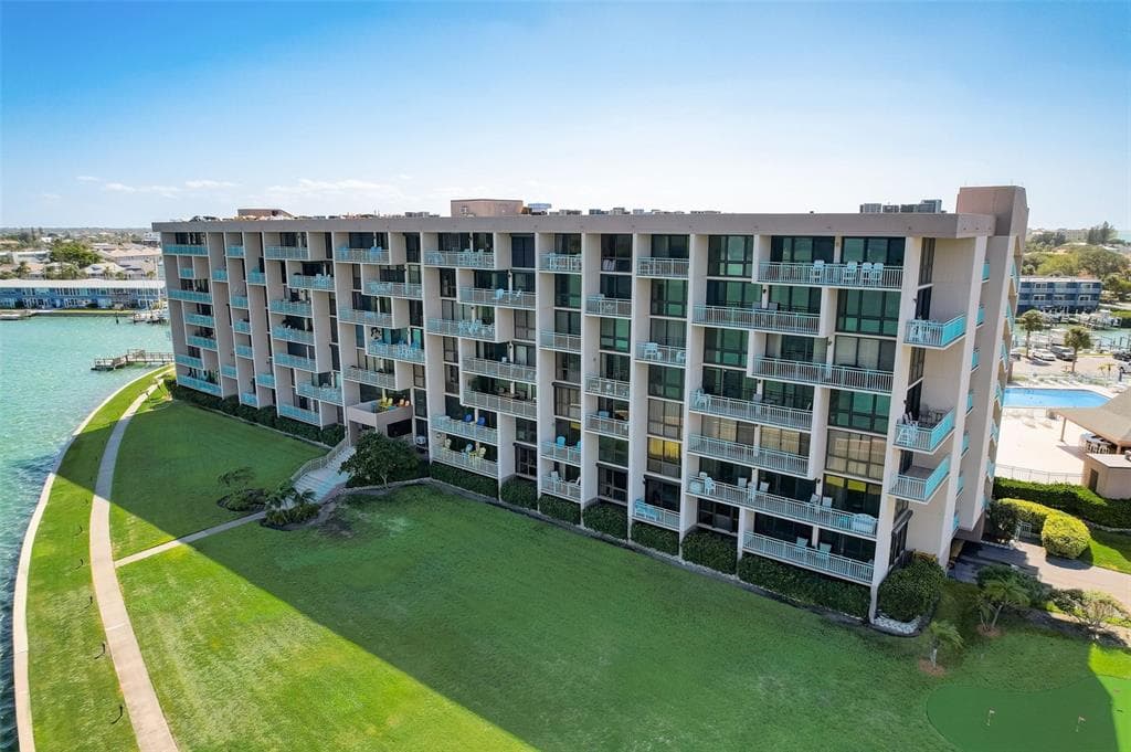 1 KEY CAPRI BOULEVARD UNIT 101E TREASURE ISLAND, FL 33706