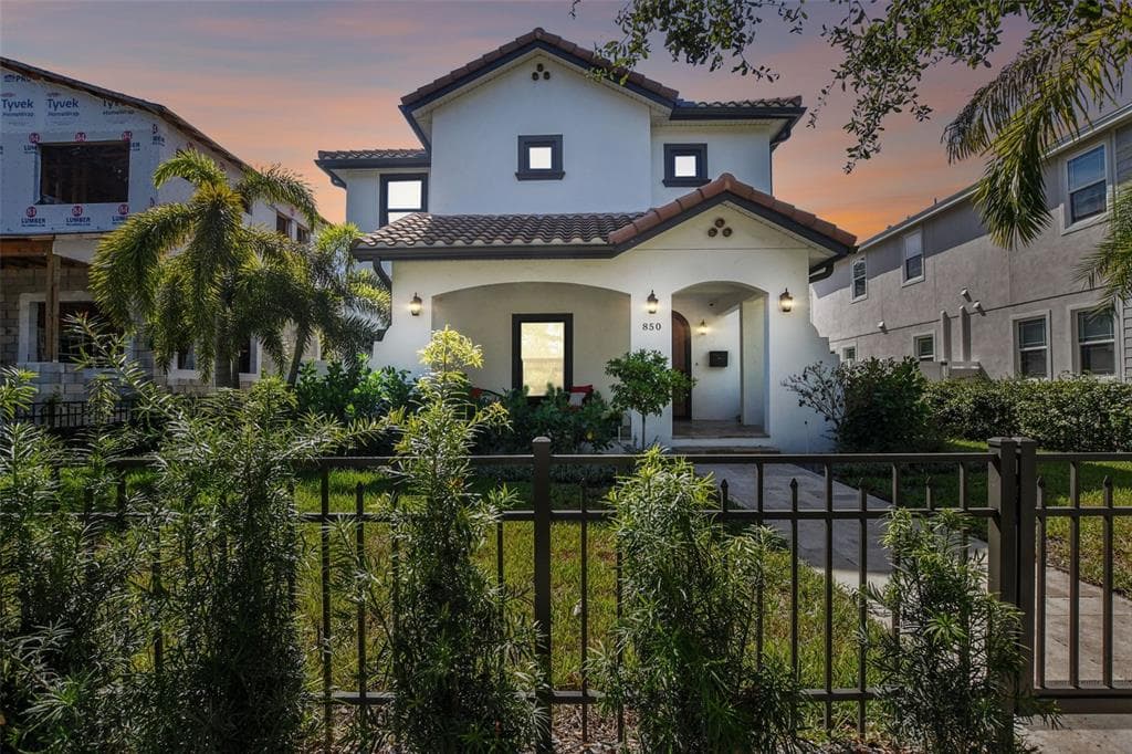 850 30TH AVENUE N ST PETERSBURG, FL 33704