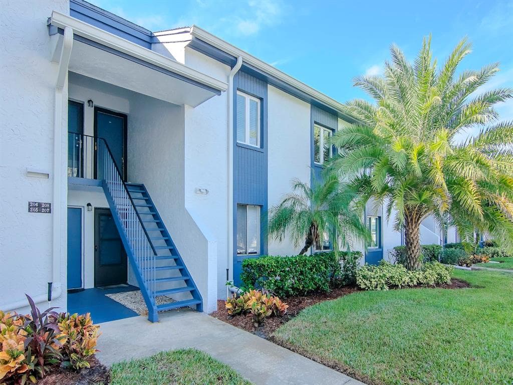 208 CYPRESS LANE OLDSMAR, FL 34677