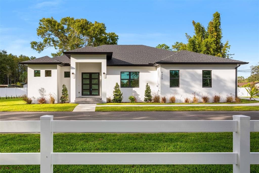 5323 LAKE PEARL COURT