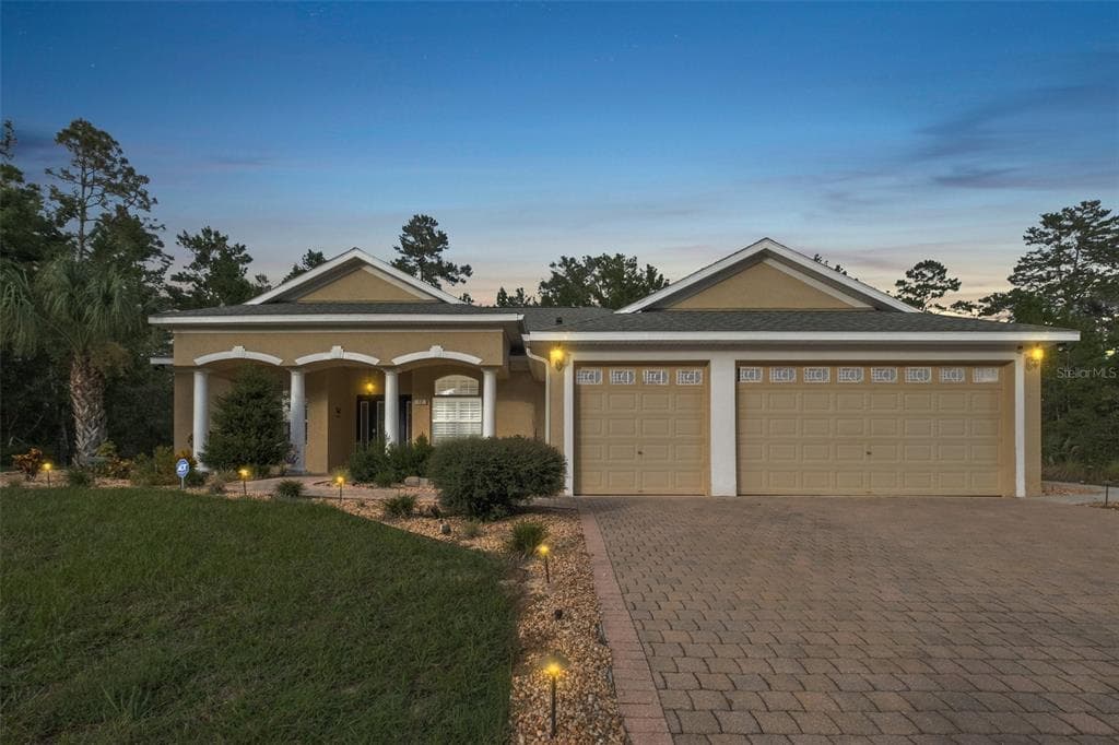 12 DIANTHUS COURT