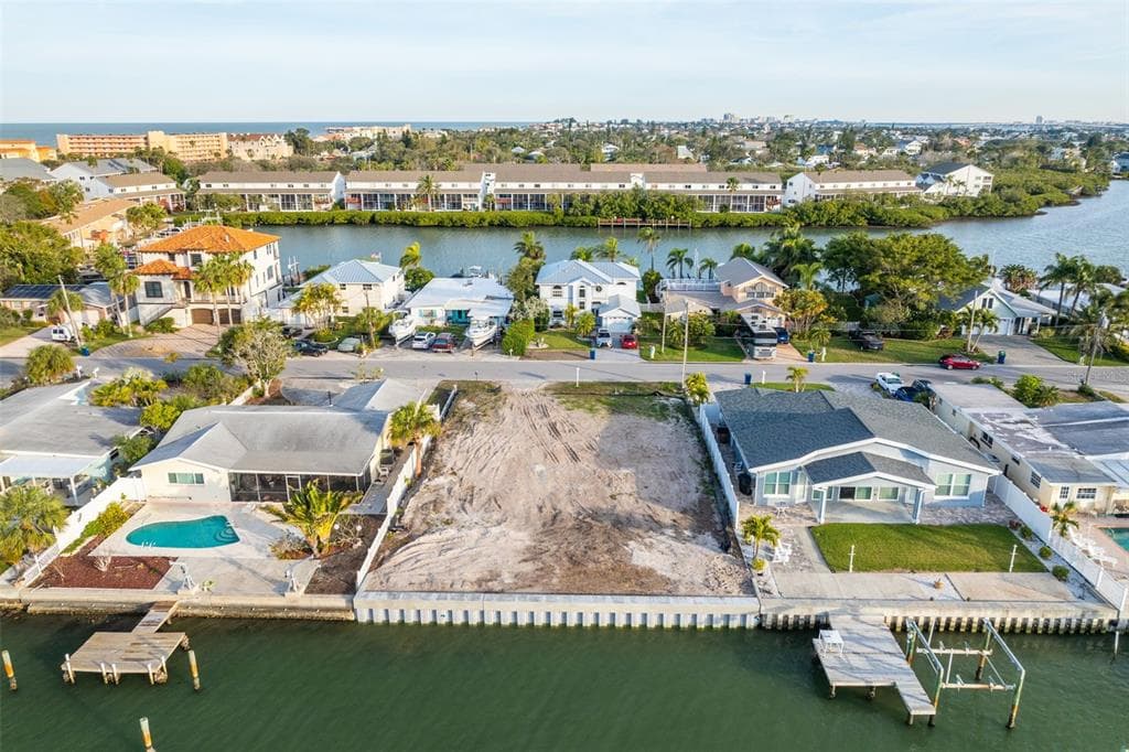 313 LA HACIENDA DRIVE INDIAN ROCKS BEACH, FL 33785