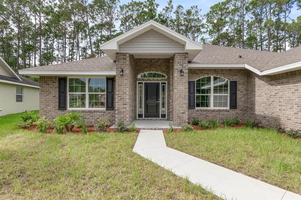 8 PRESTWICK LANE PALM COAST, FL 32164