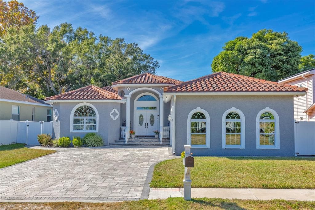 6860 52ND STREET N PINELLAS PARK, FL 33781