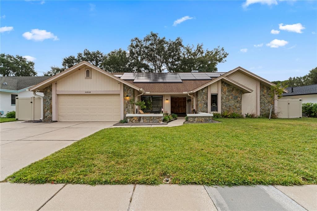 1515 MIDNIGHT PASS WAY