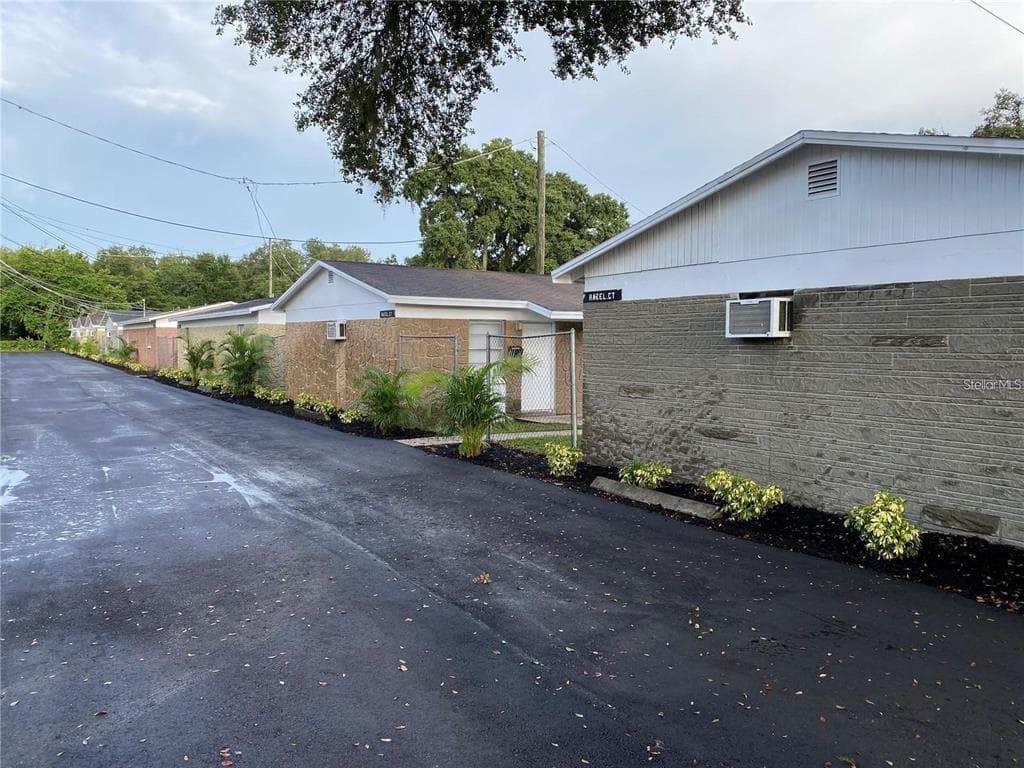 14208 JOANN COURT TAMPA, FL 33613