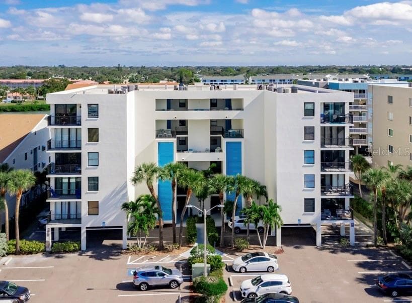 19931 GULF BOULEVARD UNIT F1 INDIAN SHORES, FL 33785