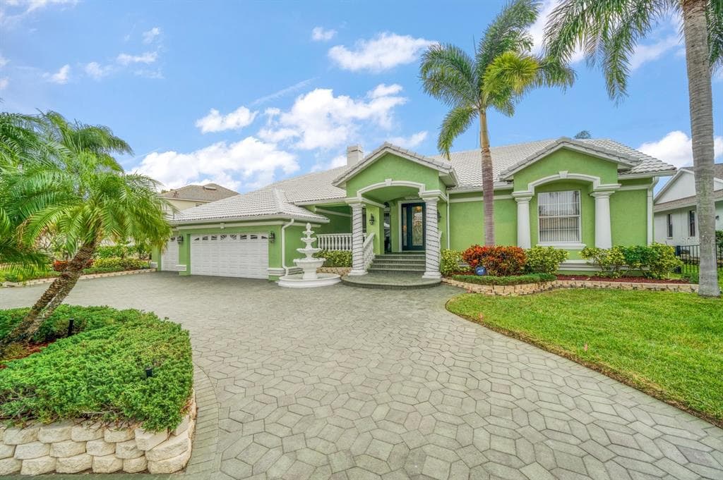 942 SYMPHONY ISLES BOULEVARD APOLLO BEACH, FL 33572
