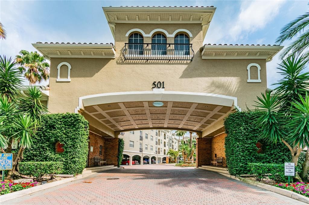 501 KNIGHTS RUN AVENUE UNIT 1231 TAMPA, FL 33602