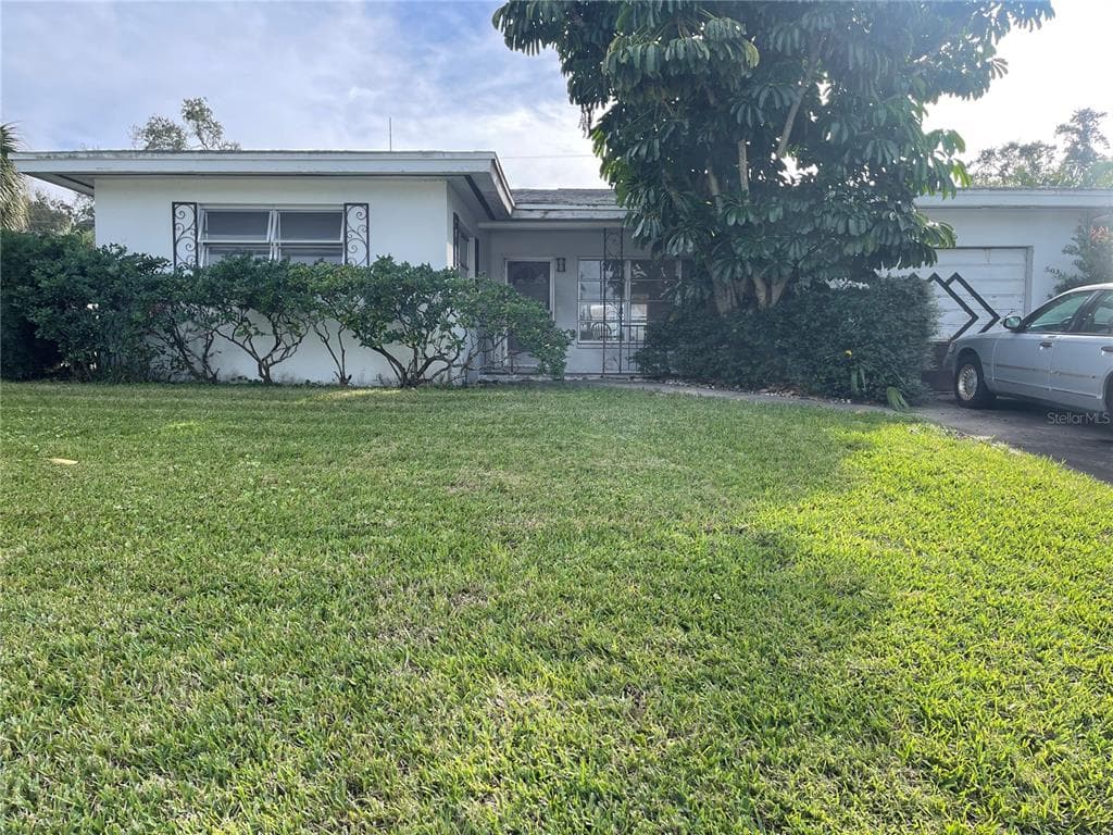 3890 HARBOR HEIGHTS DRIVE LARGO, FL 33774