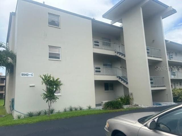 9940 47TH AVENUE N UNIT 119 ST PETERSBURG, FL 33708