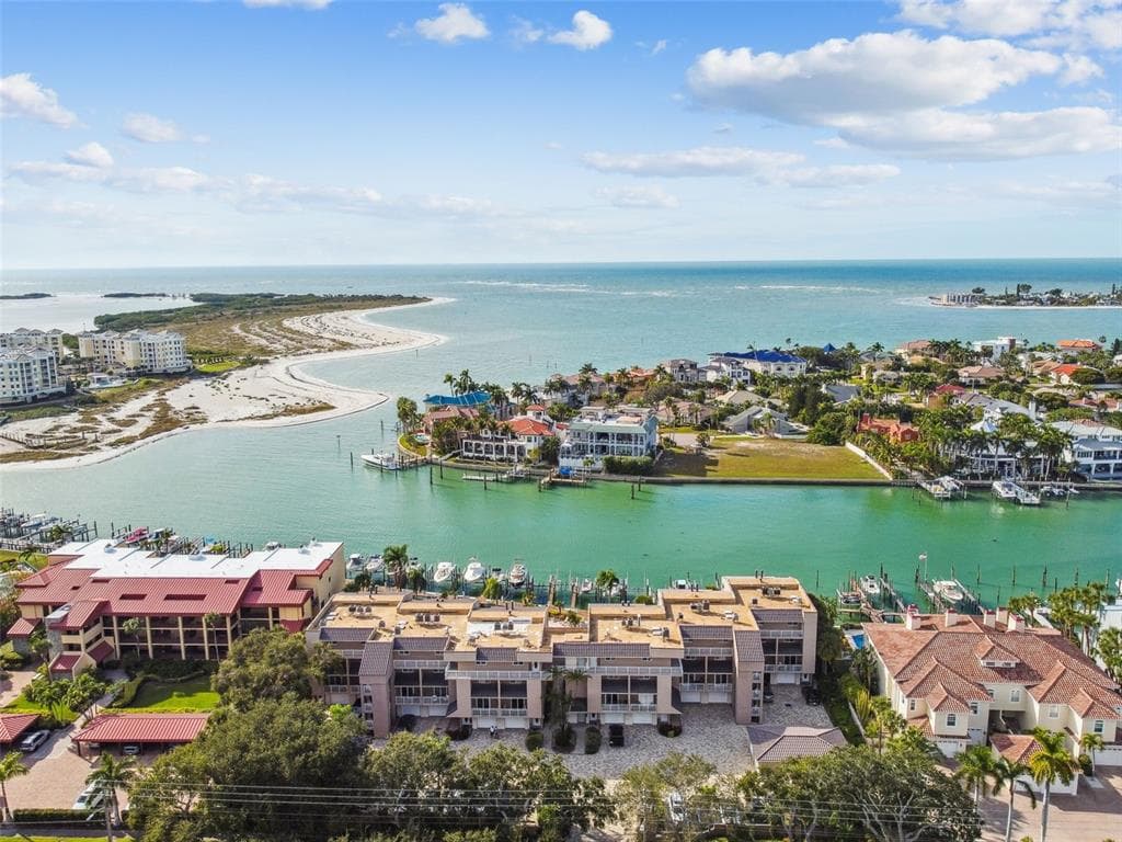 936 PINELLAS BAYWAY S UNIT T-4