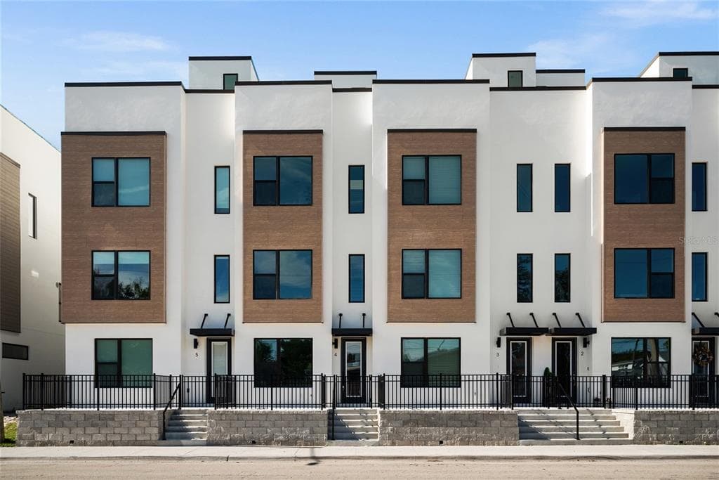 2506 W CLEVELAND STREET UNIT 4 TAMPA, FL 33609