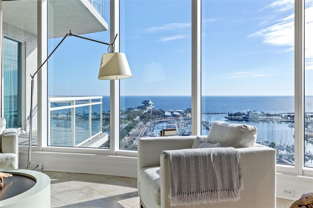 180 BEACH DRIVE NE UNIT 1402 ST PETERSBURG, FL 33701