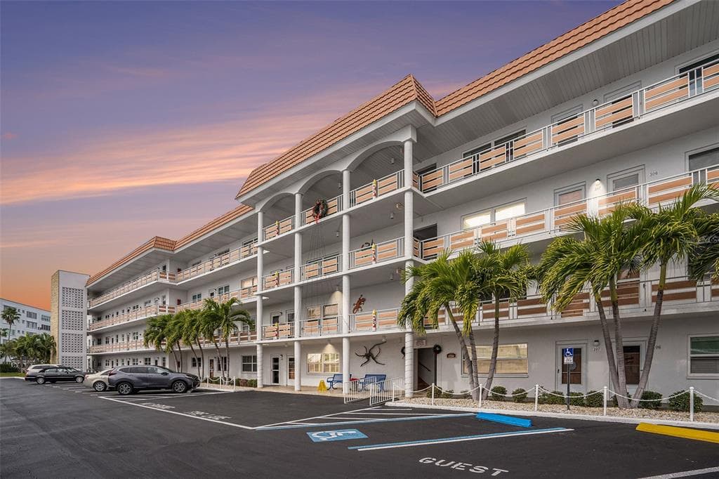 3128 59TH STREET S UNIT 209 GULFPORT, FL 33707