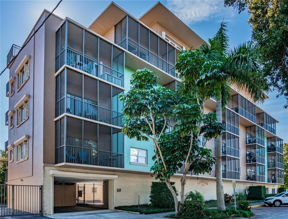 750 BURLINGTON AVENUE N UNIT 2B ST PETERSBURG, FL 33701