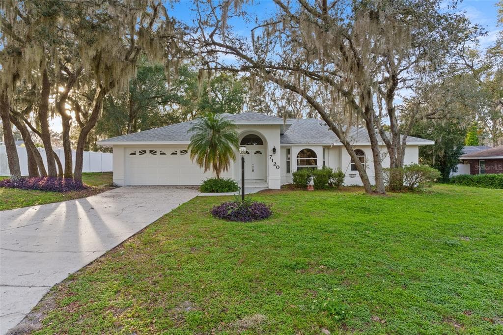 7120 CENTERHILL DRIVE