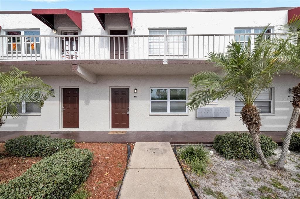 9105 W HILLSBOROUGH AVENUE UNIT I103 TAMPA, FL 33615