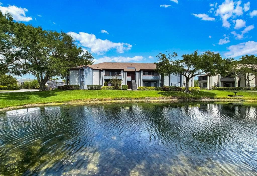 10263 GANDY BOULEVARD N UNIT 405(Furnished) ST PETERSBURG, FL 33702
