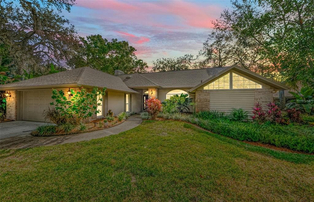 8804 WHISPERING OAKS TRAIL NEW PORT RICHEY, FL 34654