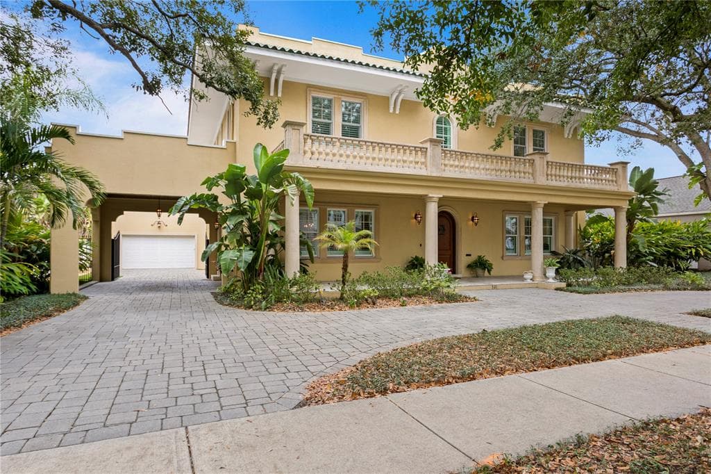 2521 W SUNSET DRIVE TAMPA, FL 33629